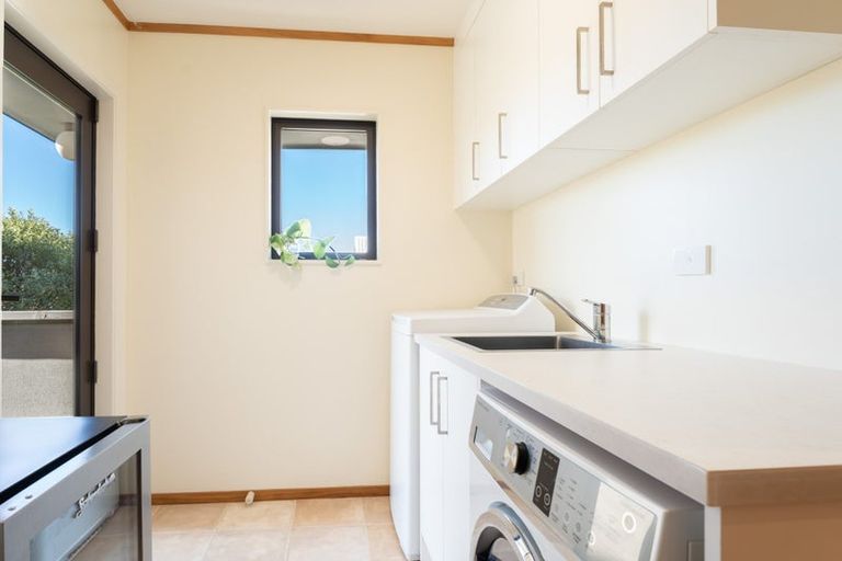 Photo of property in 6 Montrose Grove, Churton Park, Wellington, 6037