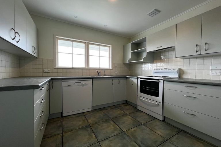 Photo of property in 34 Grenada Avenue, Forrest Hill, Auckland, 0620