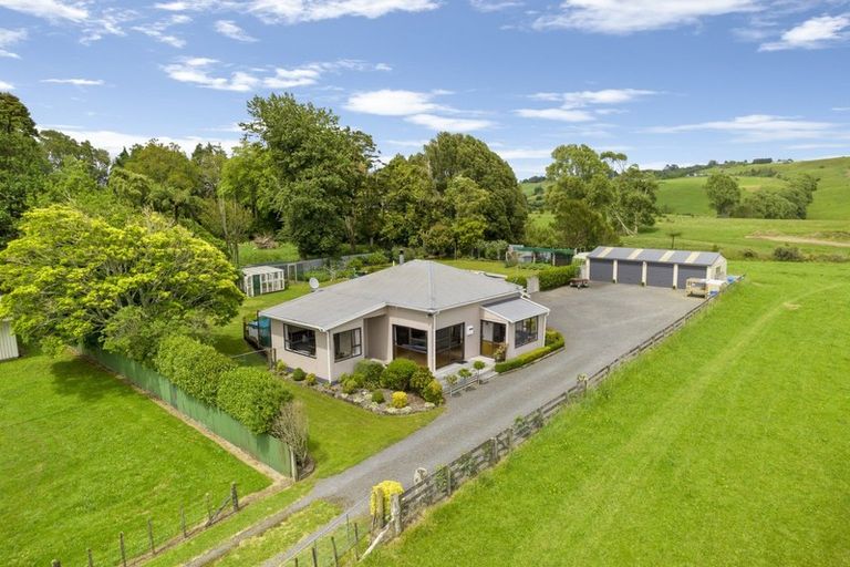 Photo of property in 1038 Mountain Road, Waiongana, Inglewood, 4389