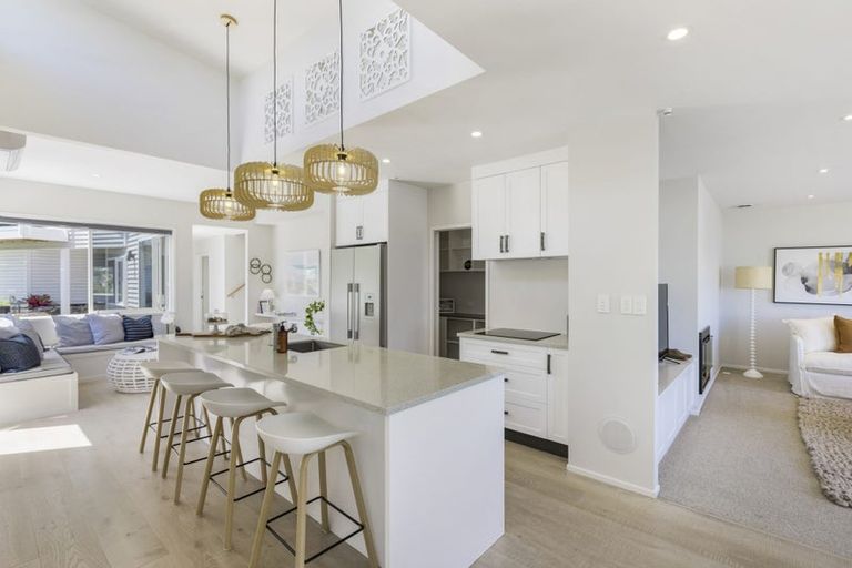 Photo of property in 69 De Luen Avenue, Tindalls Beach, Whangaparaoa, 0930