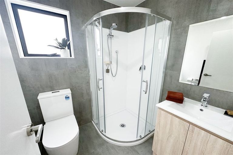 Photo of property in 12/9 Schnapper Rock Road, Greenhithe, Auckland, 0632