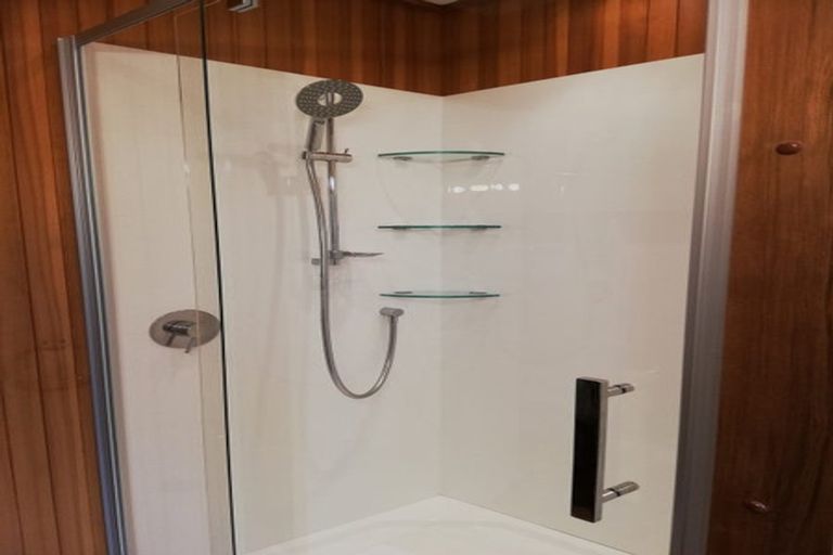 Photo of property in 2/92 Sartors Avenue, Browns Bay, Auckland, 0630