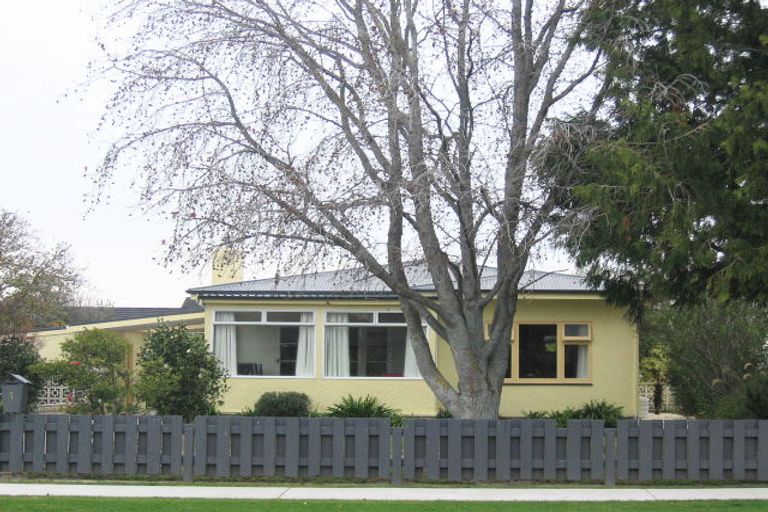 Photo of property in 1 Bowling Road, Greenmeadows, Napier, 4112