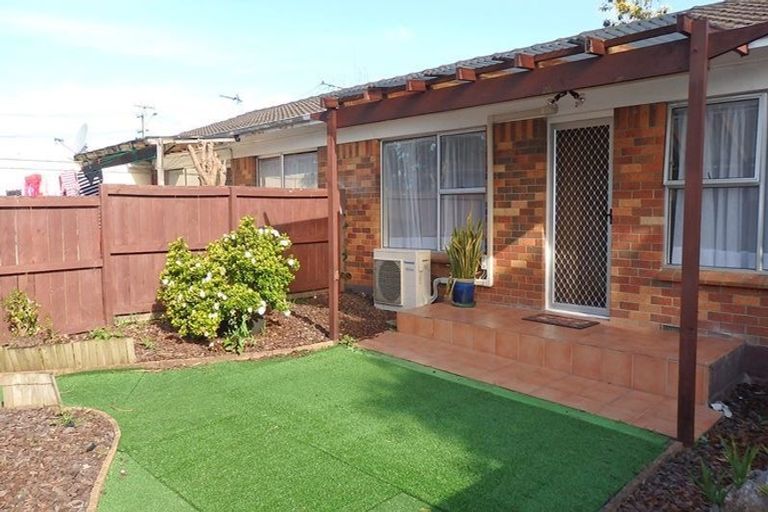 Photo of property in 2/37 York Road, Papatoetoe, Auckland, 2104