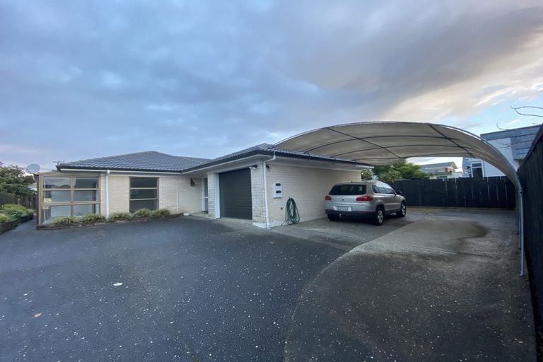 Photo of property in 1/4 Shakespeare Road, Milford, Auckland, 0620