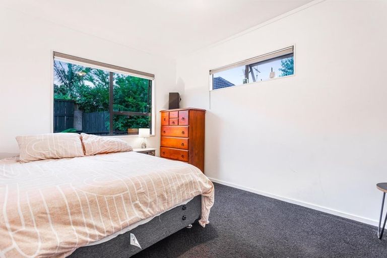 Photo of property in 59 Reynella Drive, Massey, Auckland, 0614