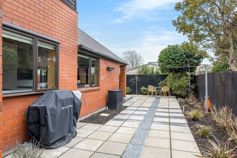 Photo of property in 2/6 Chepstow Avenue, Fendalton, Christchurch, 8052