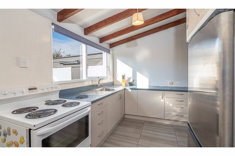 Photo of property in 2/106 Sparks Road, Hoon Hay, Christchurch, 8025