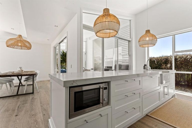 Photo of property in 15 Kewai Street, Omaha, 0986