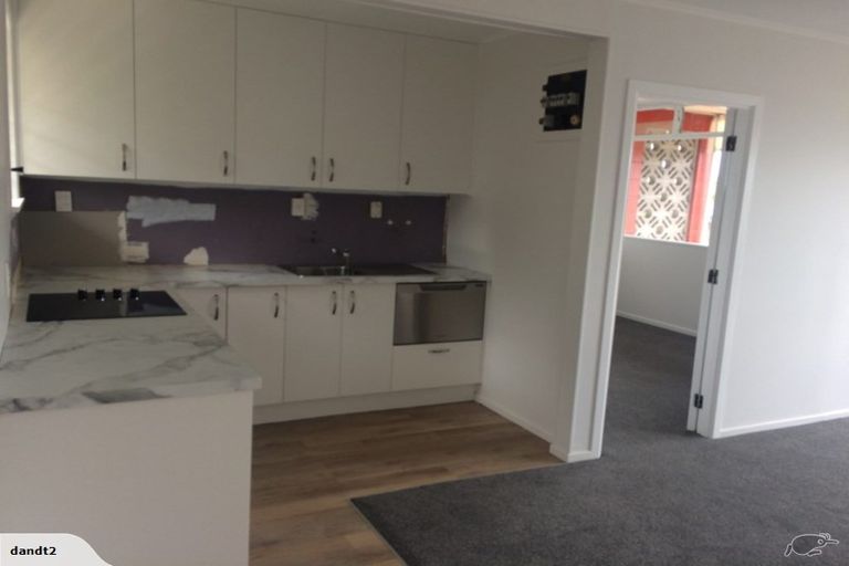 Photo of property in 10/219 Onewa Road, Birkenhead, Auckland, 0626