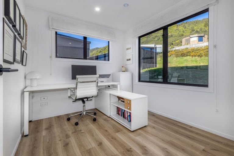 Photo of property in 86 Kotare Street, Waikanae, 5036