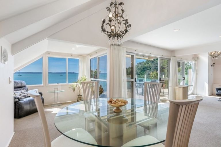 Photo of property in 98 Tindalls Bay Road, Tindalls Beach, Whangaparaoa, 0930