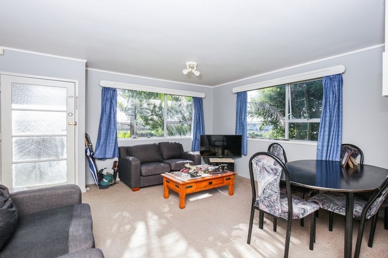 Photo of property in 3/2 Pooks Road, Ranui, Auckland, 0612