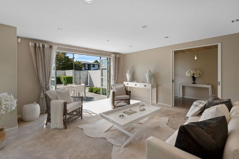 Photo of property in 72 Wai-iti Terrace, Bryndwr, Christchurch, 8052