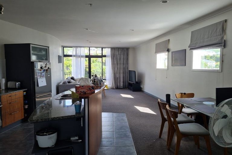 Photo of property in Atrium Towers, 9d/154 The Terrace, Wellington Central, Wellington, 6011