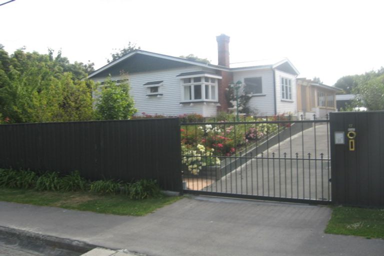 Photo of property in 17 Birdwood Avenue, Beckenham, Christchurch, 8023