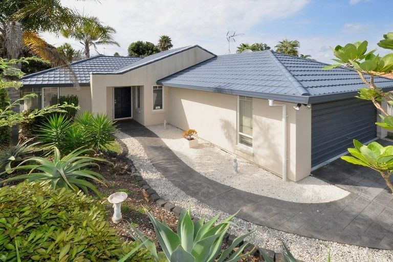 Photo of property in 26 Bellville Drive, Clendon Park, Auckland, 2103