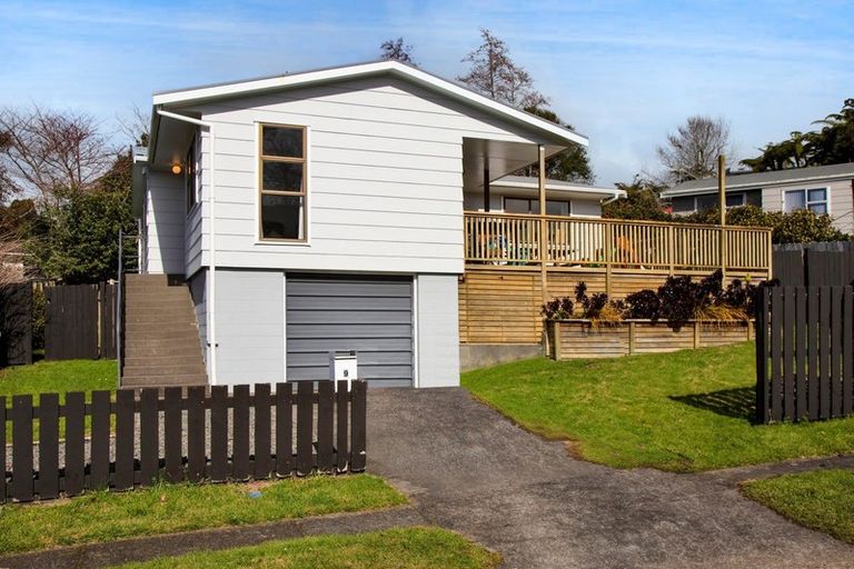 Photo of property in 9 Elgin Grove, Merrilands, New Plymouth, 4312