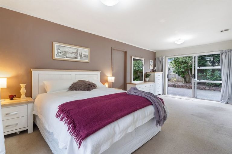 Photo of property in 6 Mowbray Place, Sunnynook, Auckland, 0620