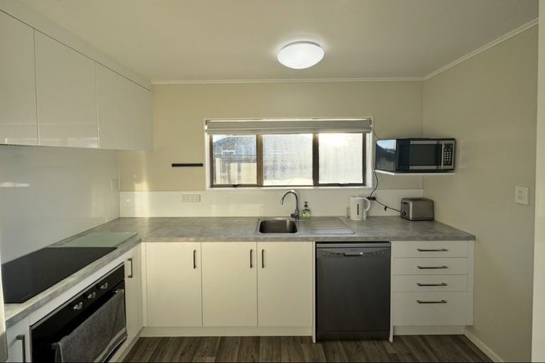 Photo of property in 6 Bethel Court, Milson, Palmerston North, 4414
