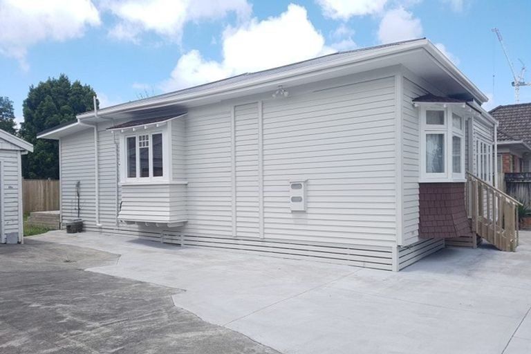 Photo of property in 29 Lincoln Road, Henderson, Auckland, 0610