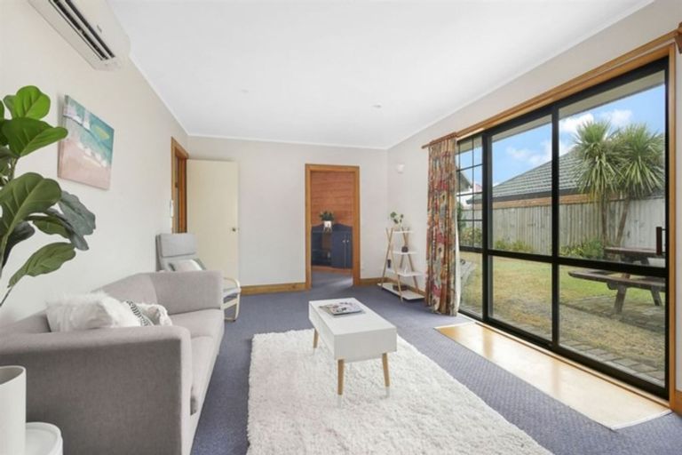 Photo of property in 36 Orlando Crescent, Waimairi Beach, Christchurch, 8083