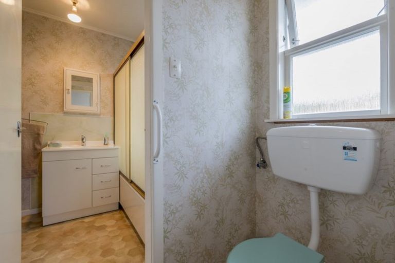 Photo of property in 137 Bartholomew Road, Levin, 5510