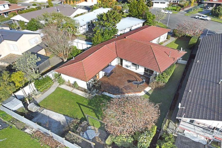 Photo of property in 18 Truscott Grove, Awapuni, Palmerston North, 4412