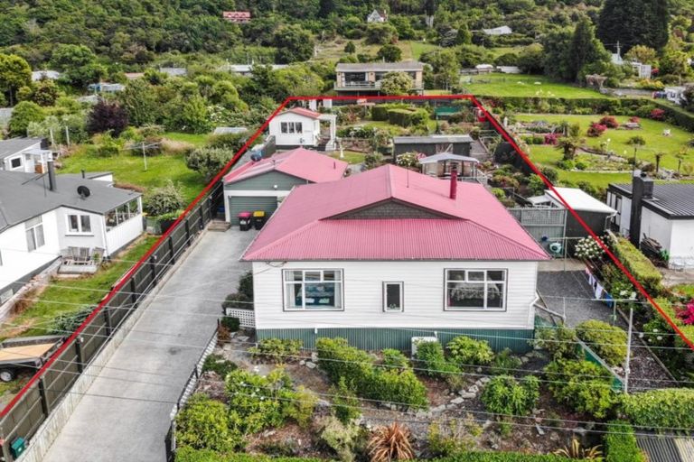 Photo of property in 11 Monowai Road, Ravensbourne, Dunedin, 9022