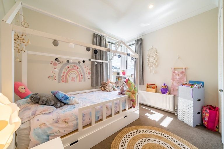 Photo of property in 8 Tui Grove, Elderslea, Upper Hutt, 5018