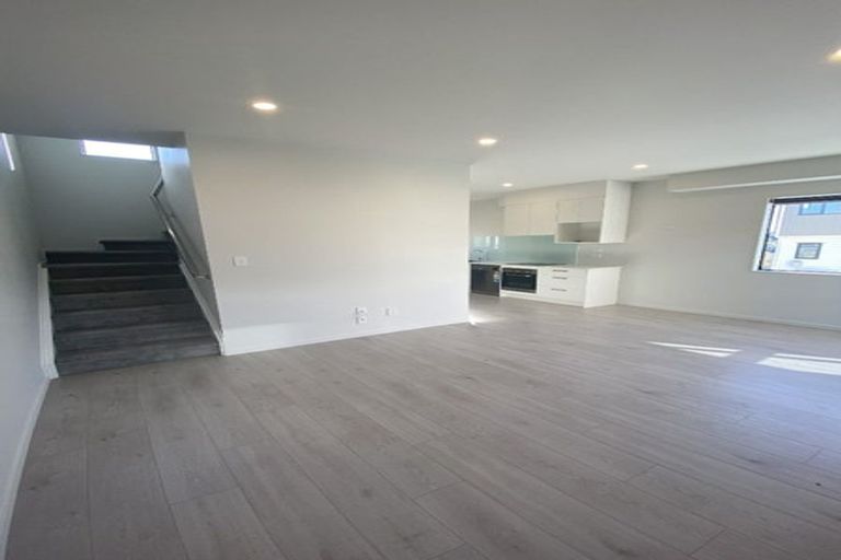 Photo of property in 5/39 Renata Crescent, Te Atatu Peninsula, Auckland, 0610