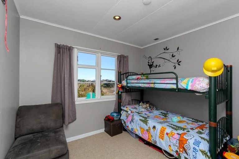 Photo of property in 15 York Crescent, Westown, New Plymouth, 4310