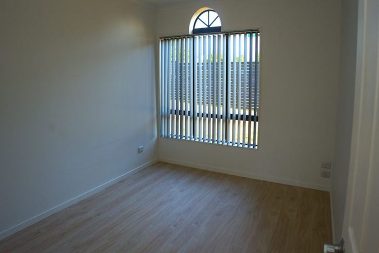 Photo of property in 64 Crossandra Drive, Mangere, Auckland, 2022