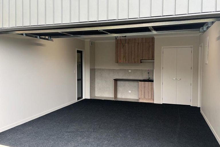 Photo of property in 2 Bendridge Street, Flat Bush, Auckland, 2019