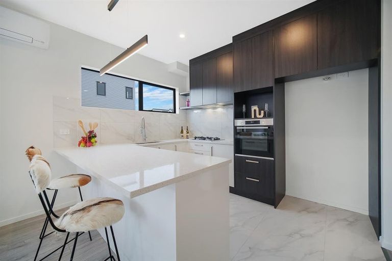 Photo of property in 73 Whare Kauri Road, Papakura, 2110