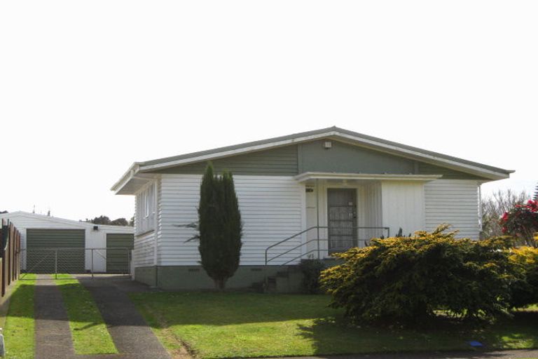 Photo of property in 64 Endeavour Street, Marfell, New Plymouth, 4310