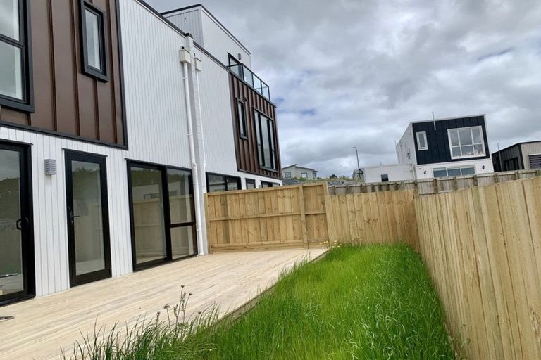 Photo of property in 14 Waihou Crescent, Albany Heights, Auckland, 0632