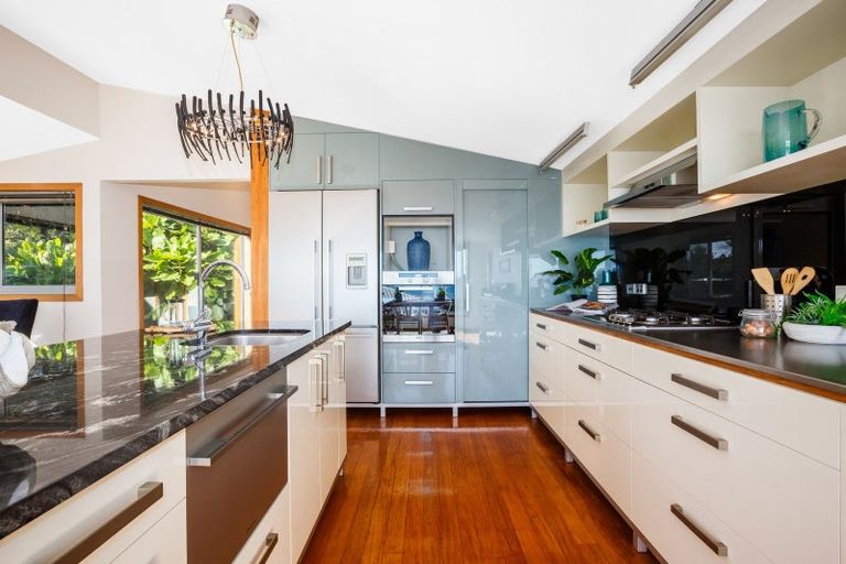 Photo of property in 7a Sunset Parade, Plimmerton, Porirua, 5026