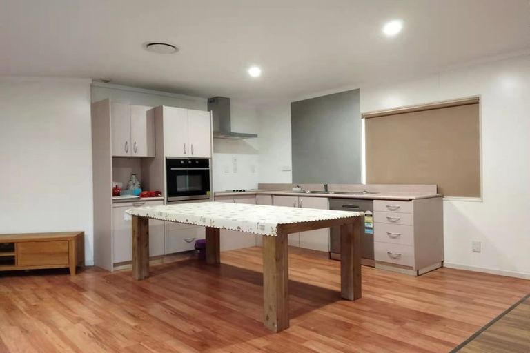 Photo of property in 2 Tullis Place, Burswood, Auckland, 2013