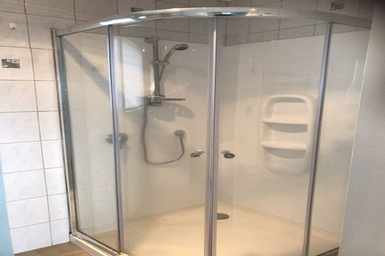 Photo of property in 2/2 Monde Place, Clover Park, Auckland, 2019