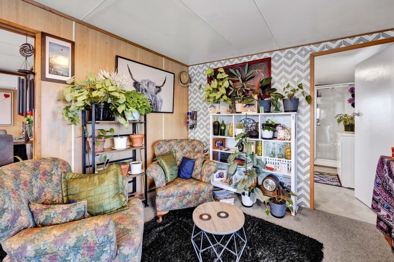 Photo of property in 13 Hickey Place, Opunake, 4616