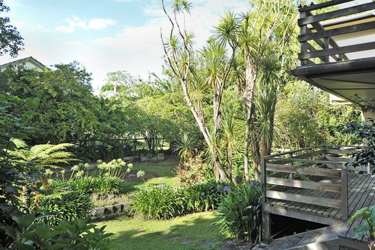 Photo of property in 1 Lancewood Lane, Roslyn, Palmerston North, 4414