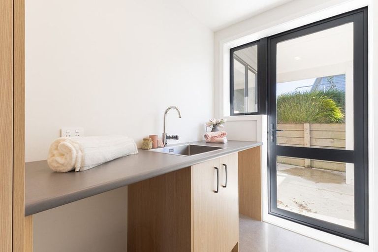Photo of property in 21 Ferndale Drive, Waikanae, 5036