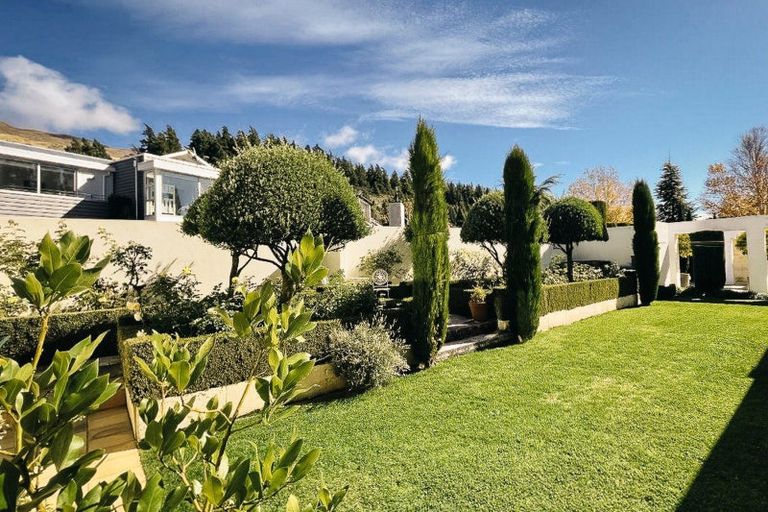 Photo of property in 29 Morrows Mead, Wanaka, 9305