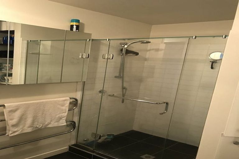 Photo of property in Montreaux, 164 The Terrace, Wellington Central, Wellington, 6011