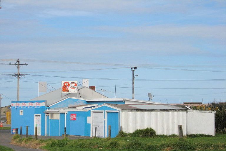 Photo of property in 1 Mosston Road, Castlecliff, Whanganui, 4501