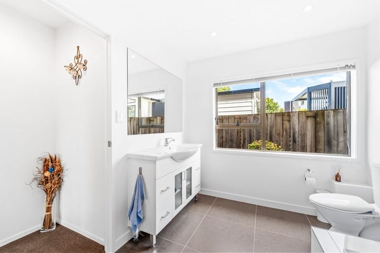 Photo of property in 19b Albatross Road, Red Beach, 0932