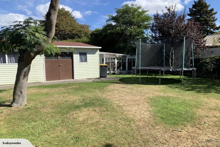 Photo of property in 77 Paparoa Street, Papanui, Christchurch, 8053