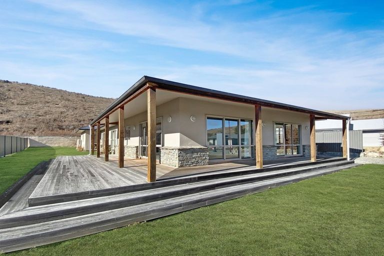 Photo of property in 17 Pinot Noir Court, Omarama, 9412