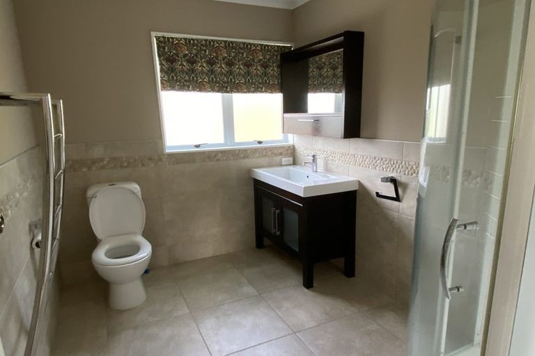 Photo of property in 18 Churchill Avenue, Hokowhitu, Palmerston North, 4410